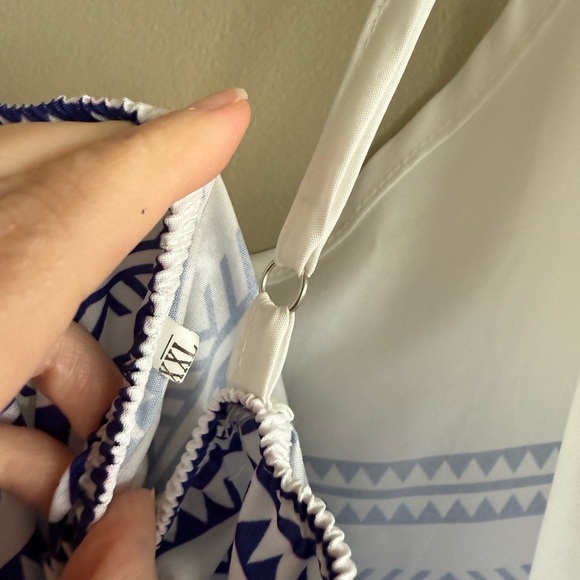 Elegant White and Blue Patterned Maxi Dress XXL - Picture 7 of 7